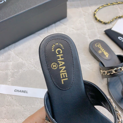 CC THONG SLIPPERS IN BLACK LAMBSKIN MIX CHAIN