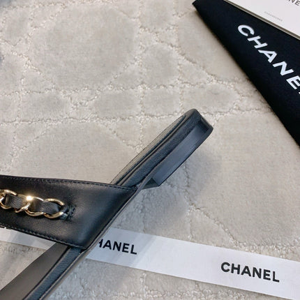 CC THONG SLIPPERS IN BLACK LAMBSKIN MIX CHAIN