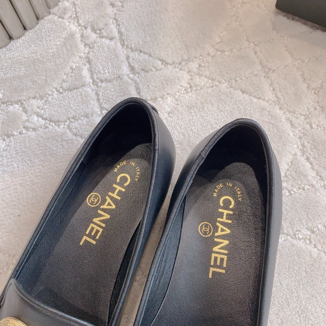 CHANEL 25S LOAFERS WITH LARGE LOGO IN BLACK CALFSKIN GOLD HARDWARE