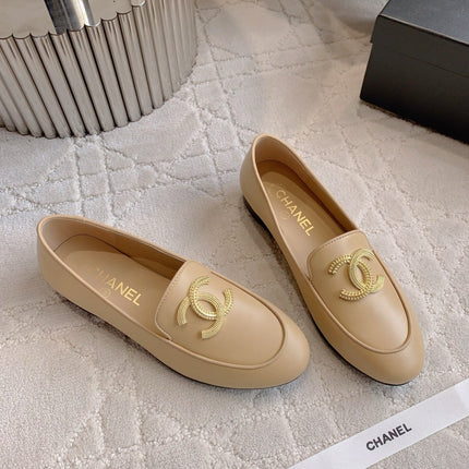 CHANEL 25S LOAFERS WITH LARGE LOGO IN LIGHT CARAMEL CALFSKIN GOLD HARDWARE