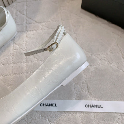 CHANEL 25S CAMELLIA SQUARE TOE FLATS IN WHITE CALFSKIN GOLD HARDWARE