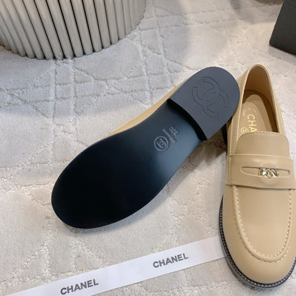 CHANEL 25S MOCCASINS IN BEIGE CALFSKIN GOLD HARDWARE