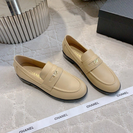 CHANEL 25S MOCCASINS IN BEIGE CALFSKIN GOLD HARDWARE