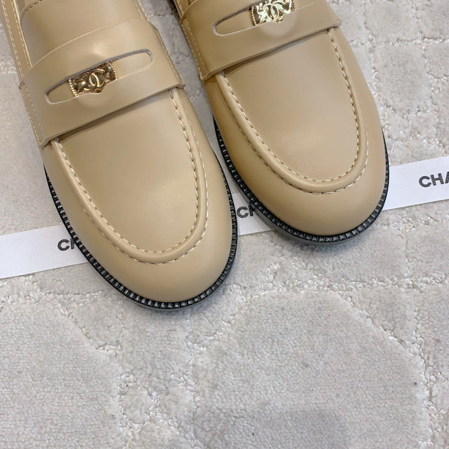 CHANEL 25S MOCCASINS IN BEIGE CALFSKIN GOLD HARDWARE