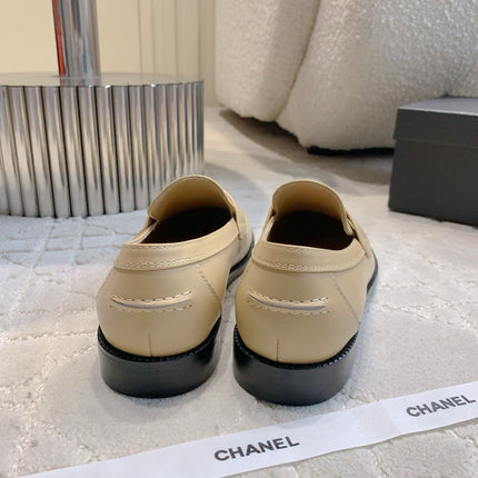 CHANEL 25S MOCCASINS IN BEIGE CALFSKIN GOLD HARDWARE