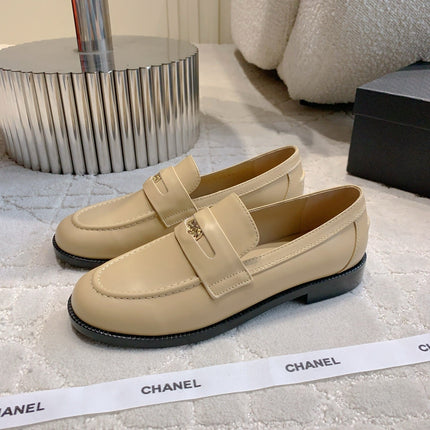 CHANEL 25S MOCCASINS IN BEIGE CALFSKIN GOLD HARDWARE