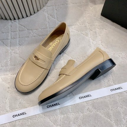 CHANEL 25S MOCCASINS IN BEIGE CALFSKIN GOLD HARDWARE