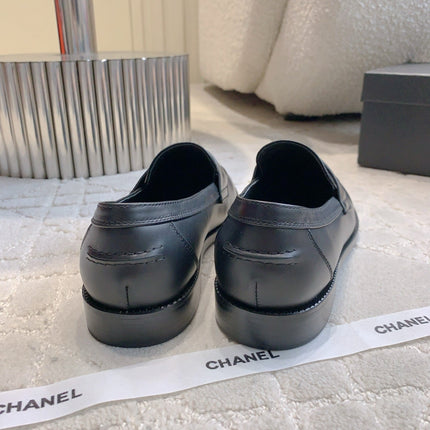 CHANEL 25S MOCCASINS IN BLACK CALFSKIN GOLD HARDWARE