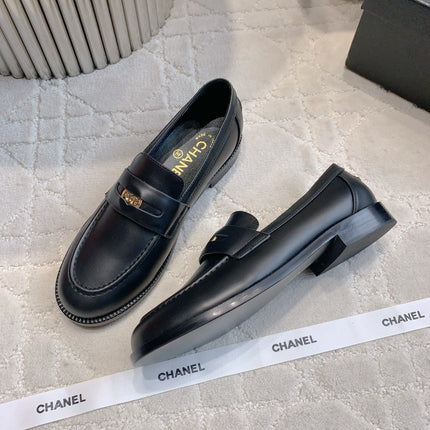 CHANEL 25S MOCCASINS IN BLACK CALFSKIN GOLD HARDWARE