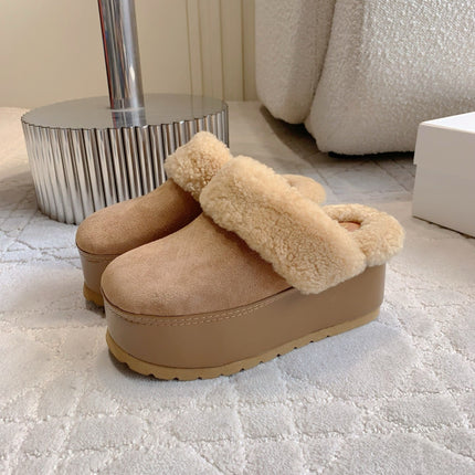 CELINE 25S DANA WEDGE MULE 70MM IN LIGHT BROWN SUEDE CALFSKIN AND SHEARLING