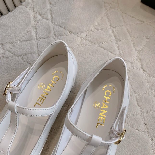 CHANEL 25S MARY JANE IN BLACK AND WHITE CALFSKIN GOLD HARDWARE