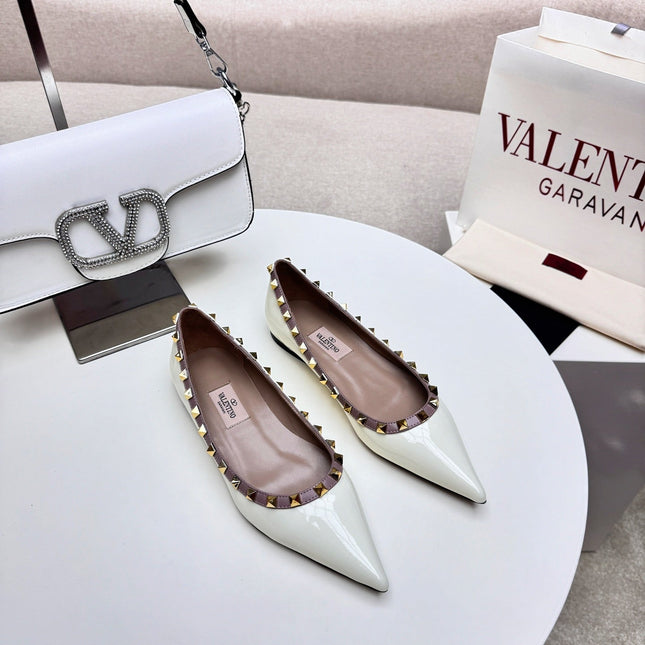 ROCKSTUD FLAT PUMP IN WHITE CALFSKIN