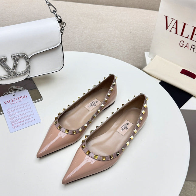 ROCKSTUD FLAT PUMP IN NUDE TAN CALFSKIN