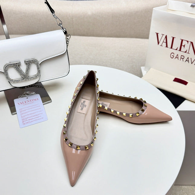 ROCKSTUD FLAT PUMP IN NUDE TAN CALFSKIN