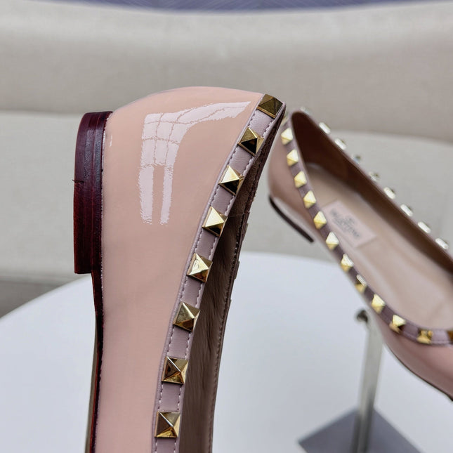 ROCKSTUD FLAT PUMP IN NUDE TAN CALFSKIN