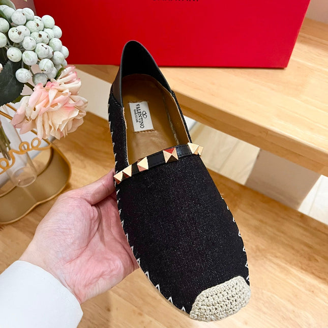 ROCKSTUD BLACK CANVAS ESPADRILLES