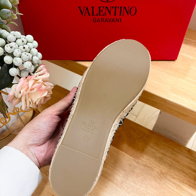 ROCKSTUD BLACK CANVAS ESPADRILLES