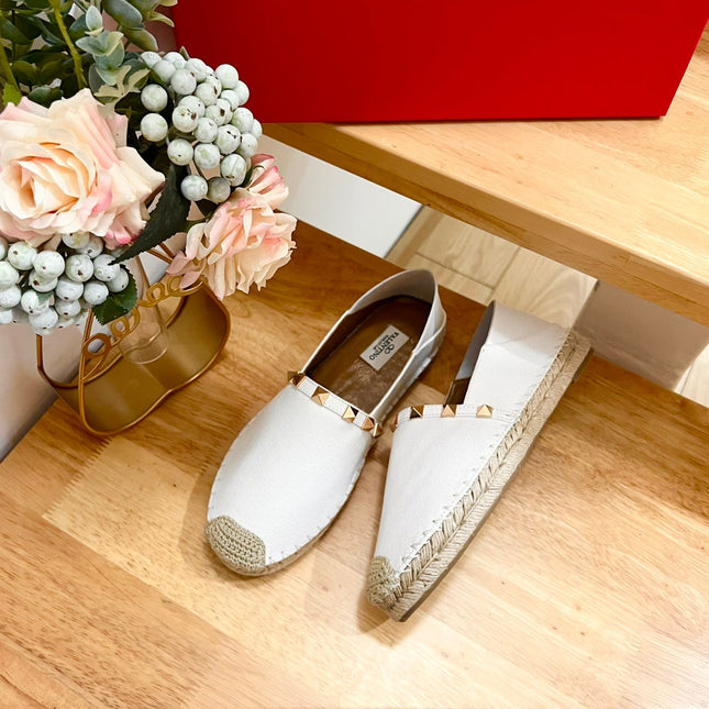 ROCKSTUD WHITE CANVAS ESPADRILLES
