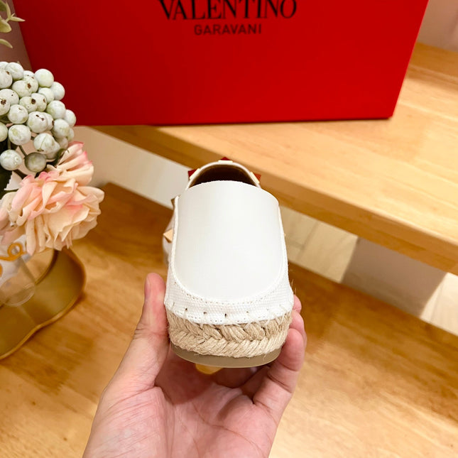 ROCKSTUD WHITE CANVAS ESPADRILLES