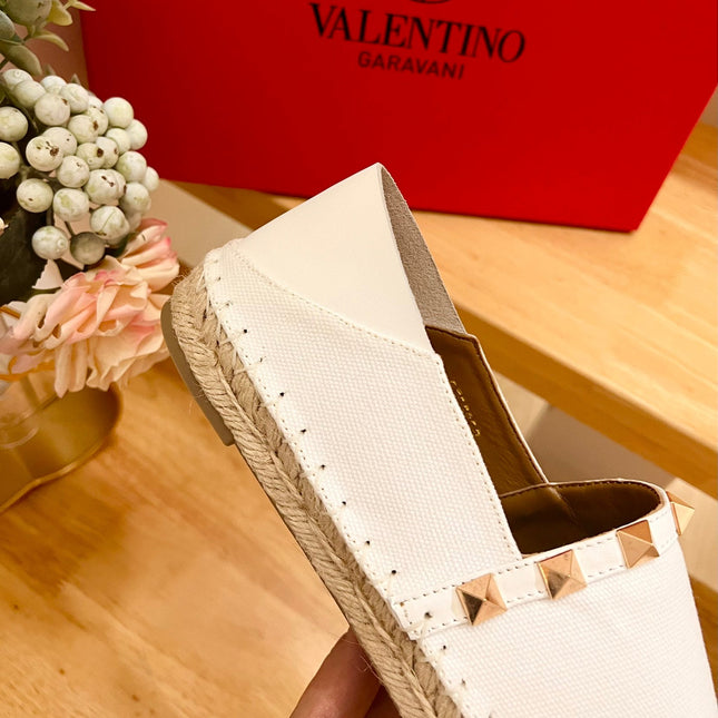 ROCKSTUD WHITE CANVAS ESPADRILLES