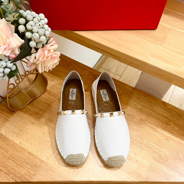 ROCKSTUD WHITE CANVAS ESPADRILLES