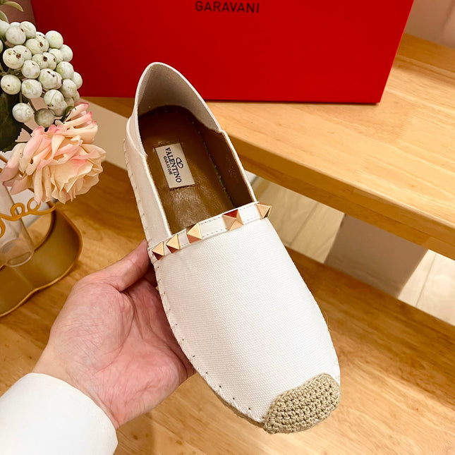 ROCKSTUD WHITE CANVAS ESPADRILLES