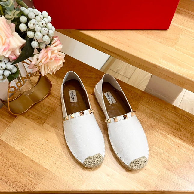 ROCKSTUD WHITE CANVAS ESPADRILLES