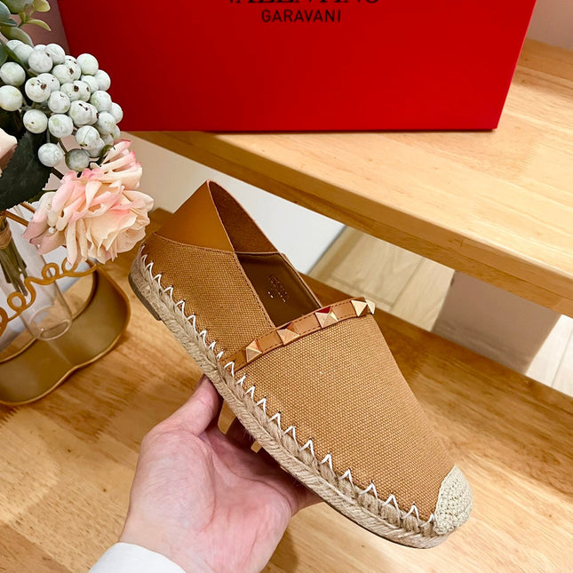 ROCKSTUD CIDER BROWN CANVAS ESPADRILLES