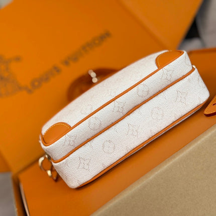 LV 25S NIL BAG 98MM IN WHITE MONOGRAM CANVAS AND CALFSKIN GOLD HARDWARE