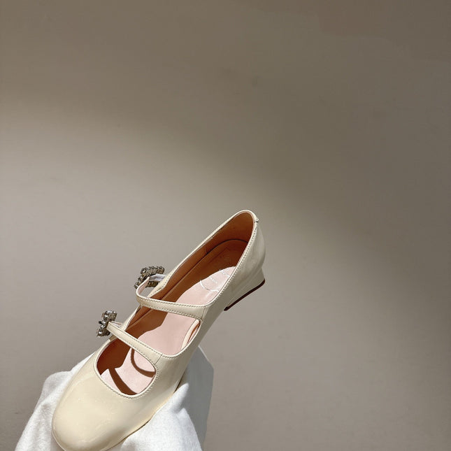 MINI TRES VIVIER STRASS BUCKLE BABIES BALLERINAS IN OFF WHITE PATENT CALFSKIN