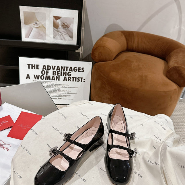 MINI TRES VIVIER STRASS BUCKLE BABIES BALLERINAS IN BLACK PATENT CALFSKIN