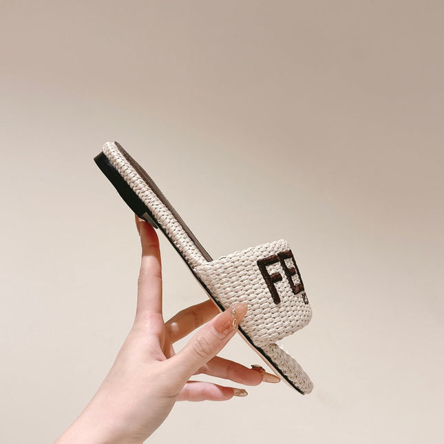 FENDI SIGNATURE MULE SLIDES IN WHITE FIBRE WITH BROWN EMBROIDERED LOGO