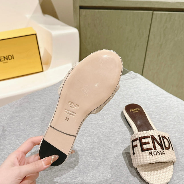 FENDI SIGNATURE MULE SLIDES IN WHITE FIBRE WITH BROWN EMBROIDERED LOGO