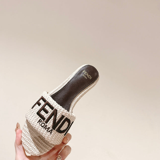 FENDI SIGNATURE MULE SLIDES IN WHITE FIBRE WITH BROWN EMBROIDERED LOGO