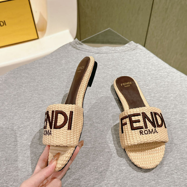 FENDI SIGNATURE MULE SLIDES IN BEIGE FIBRE WITH BROWN EMBROIDERED LOGO