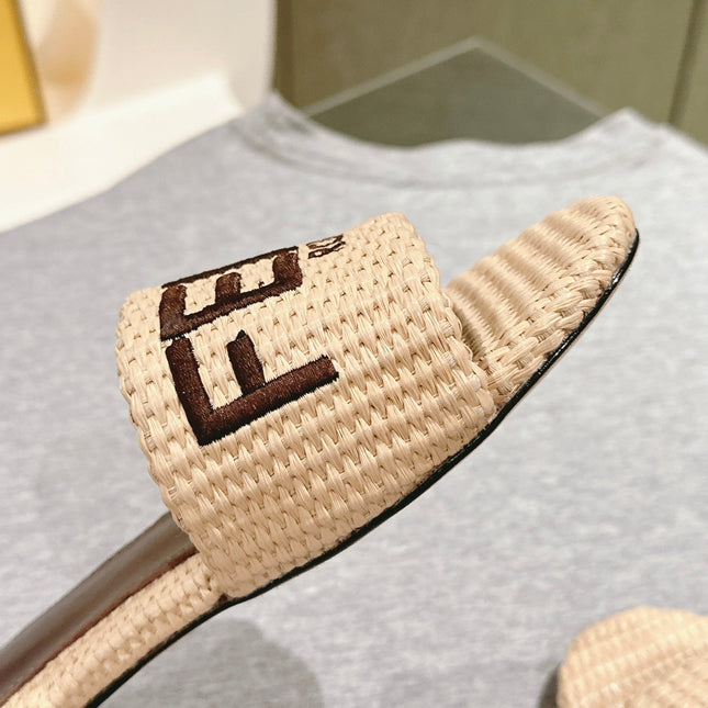 FENDI SIGNATURE MULE SLIDES IN BEIGE FIBRE WITH BROWN EMBROIDERED LOGO
