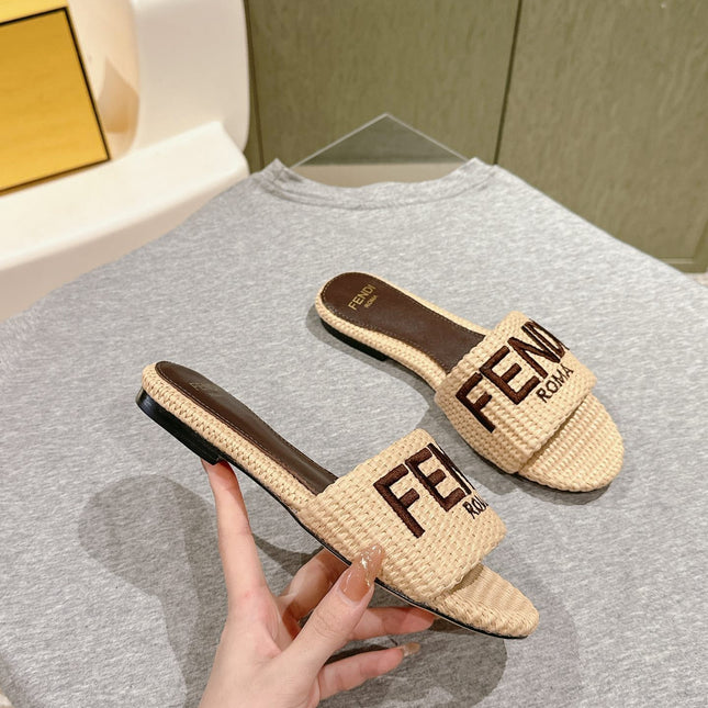 FENDI SIGNATURE MULE SLIDES IN BEIGE FIBRE WITH BROWN EMBROIDERED LOGO