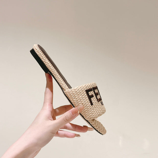 FENDI SIGNATURE MULE SLIDES IN BEIGE FIBRE WITH BROWN EMBROIDERED LOGO