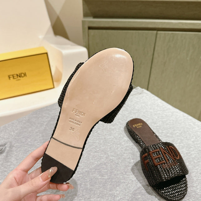 FENDI SIGNATURE MULE SLIDES IN DARK BROWN FIBRE