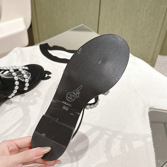 CC SANDALS PEARL ROMAN IN BLACK LAMBSKIN