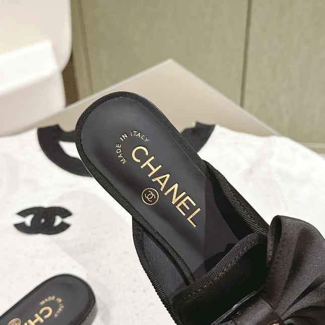 CC MULE WITH SILK BOW AND BLACK LAMBSKIN