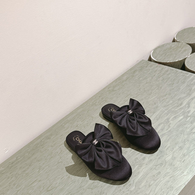 CC MULE WITH SILK BOW AND BLACK LAMBSKIN