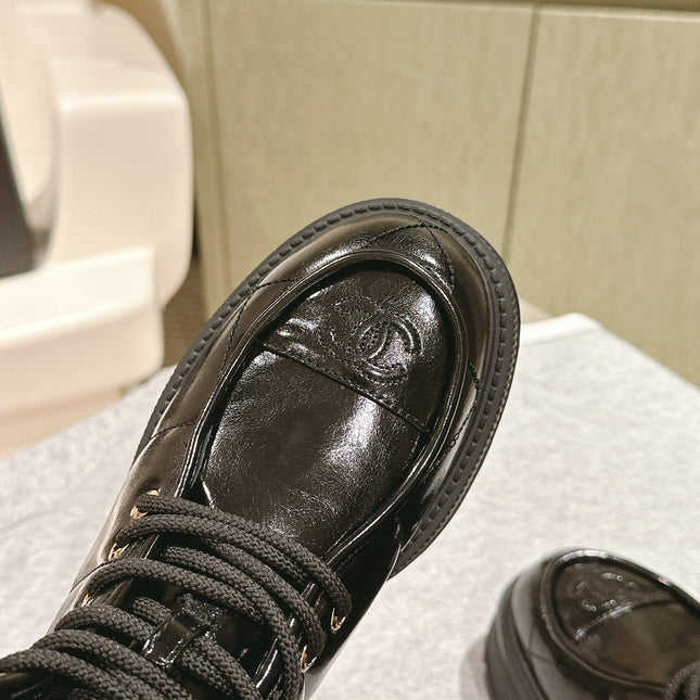 MARTIN BOOTS IN BLACK EMBROIDERED CALFSKIN