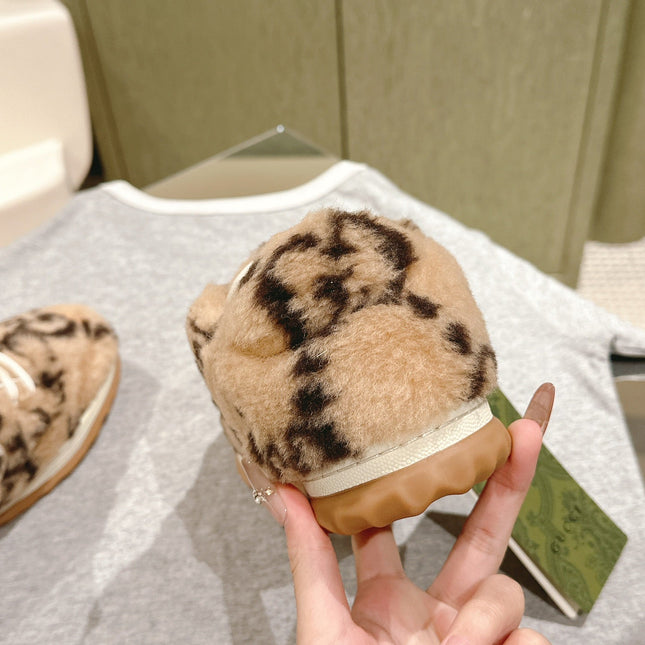 GG INTERLOCKING G SNEAKER IN BEIGE WOOL