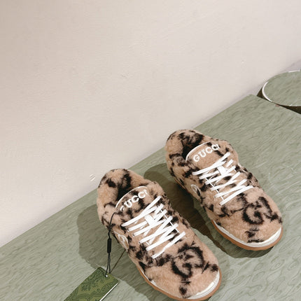 GG INTERLOCKING G SNEAKER IN BEIGE WOOL