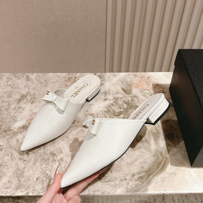 CC FLAT MULES 25S IN WHITE PATENT LEATHER
