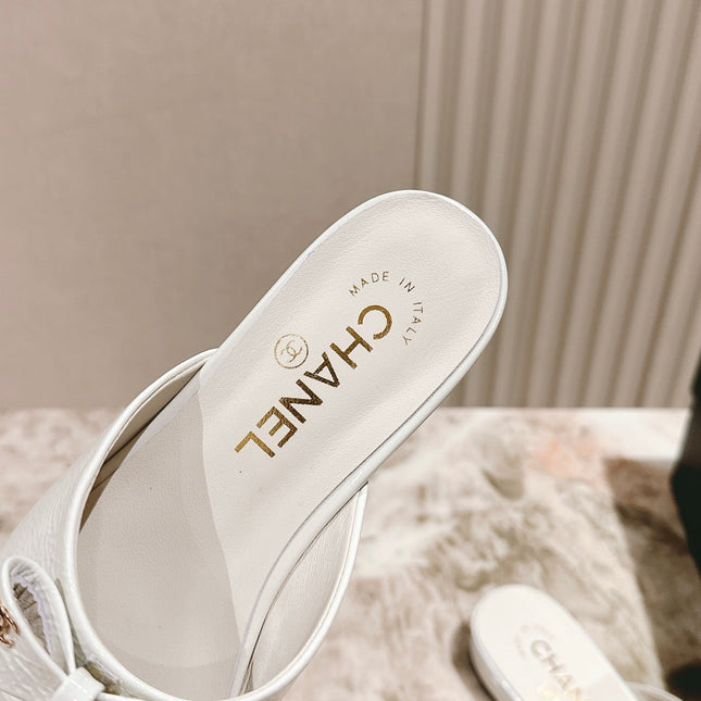 CC FLAT MULES 25S IN WHITE PATENT LEATHER