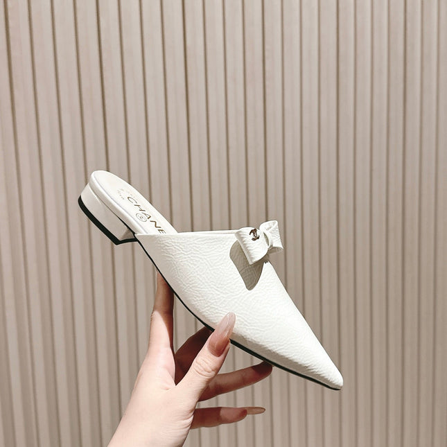 CC FLAT MULES 25S IN WHITE PATENT LEATHER