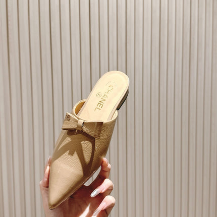 CC FLAT MULES 25S IN BEIGE PATENT LEATHER