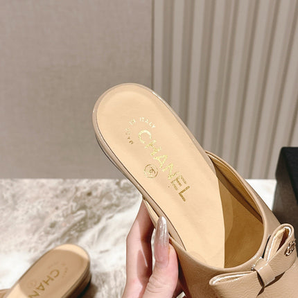 CC FLAT MULES 25S IN BEIGE PATENT LEATHER
